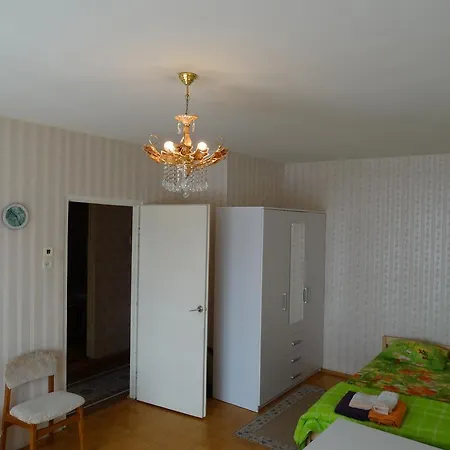 Frendlen Papiniidu * Pärnu